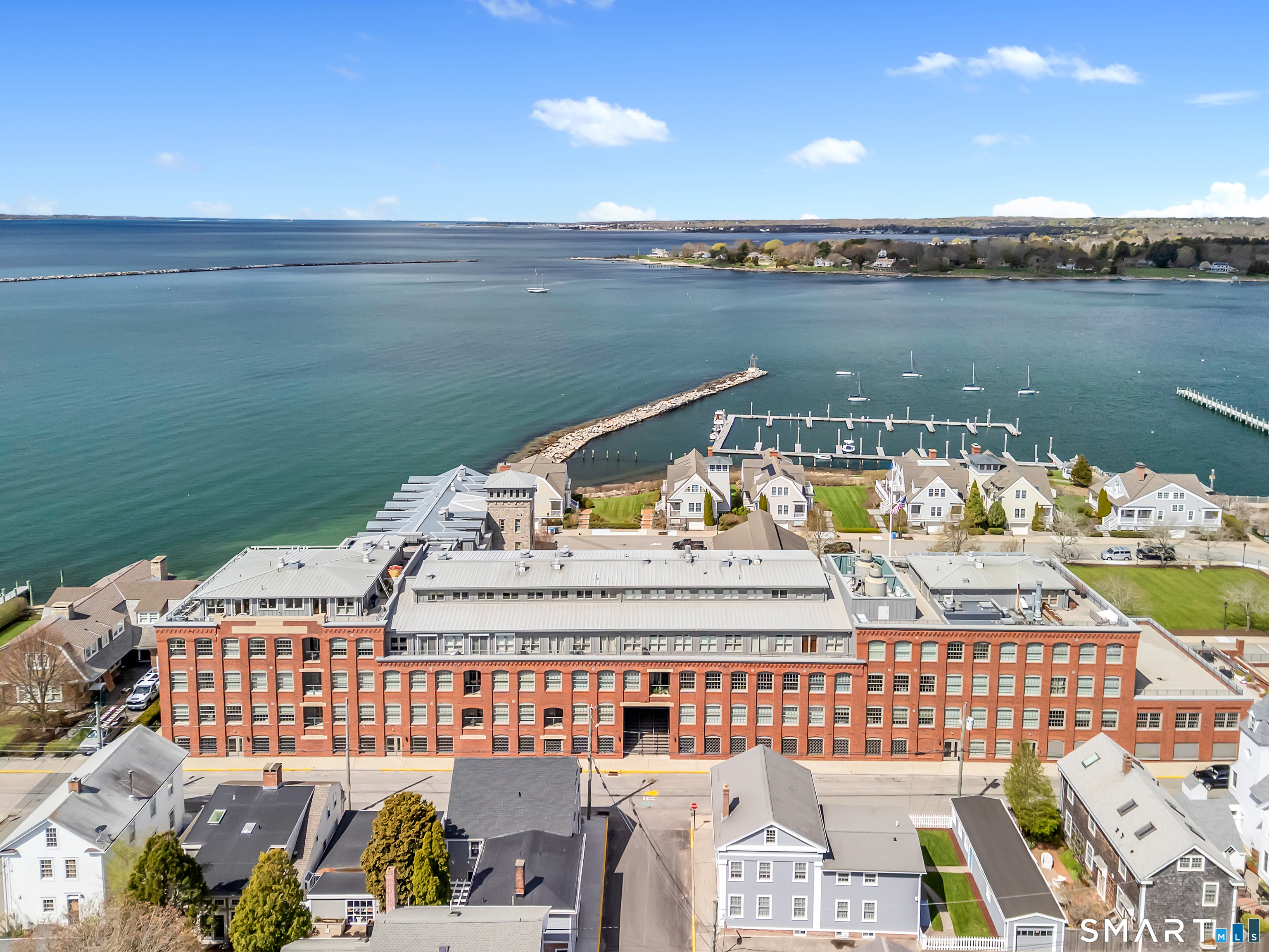8 Stonington Commons 22