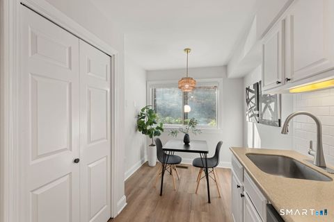 Tiny photo for 3 Idlewood #3, Bethel, CT 06801 (MLS # 24144949)