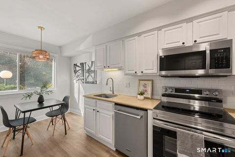 Tiny photo for 3 Idlewood #3, Bethel, CT 06801 (MLS # 24144949)