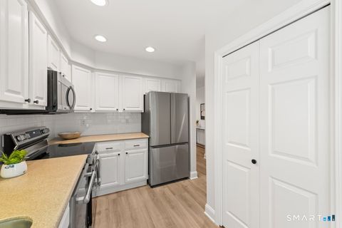 Tiny photo for 3 Idlewood #3, Bethel, CT 06801 (MLS # 24144949)