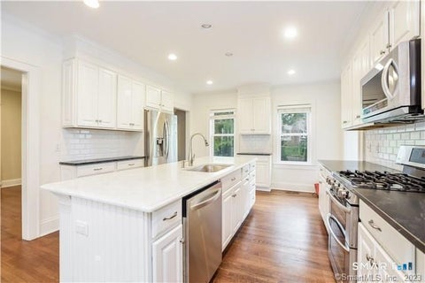 Photo of 456 White Oak Shade Road, New Canaan, CT 06840 (MLS # 24207171)