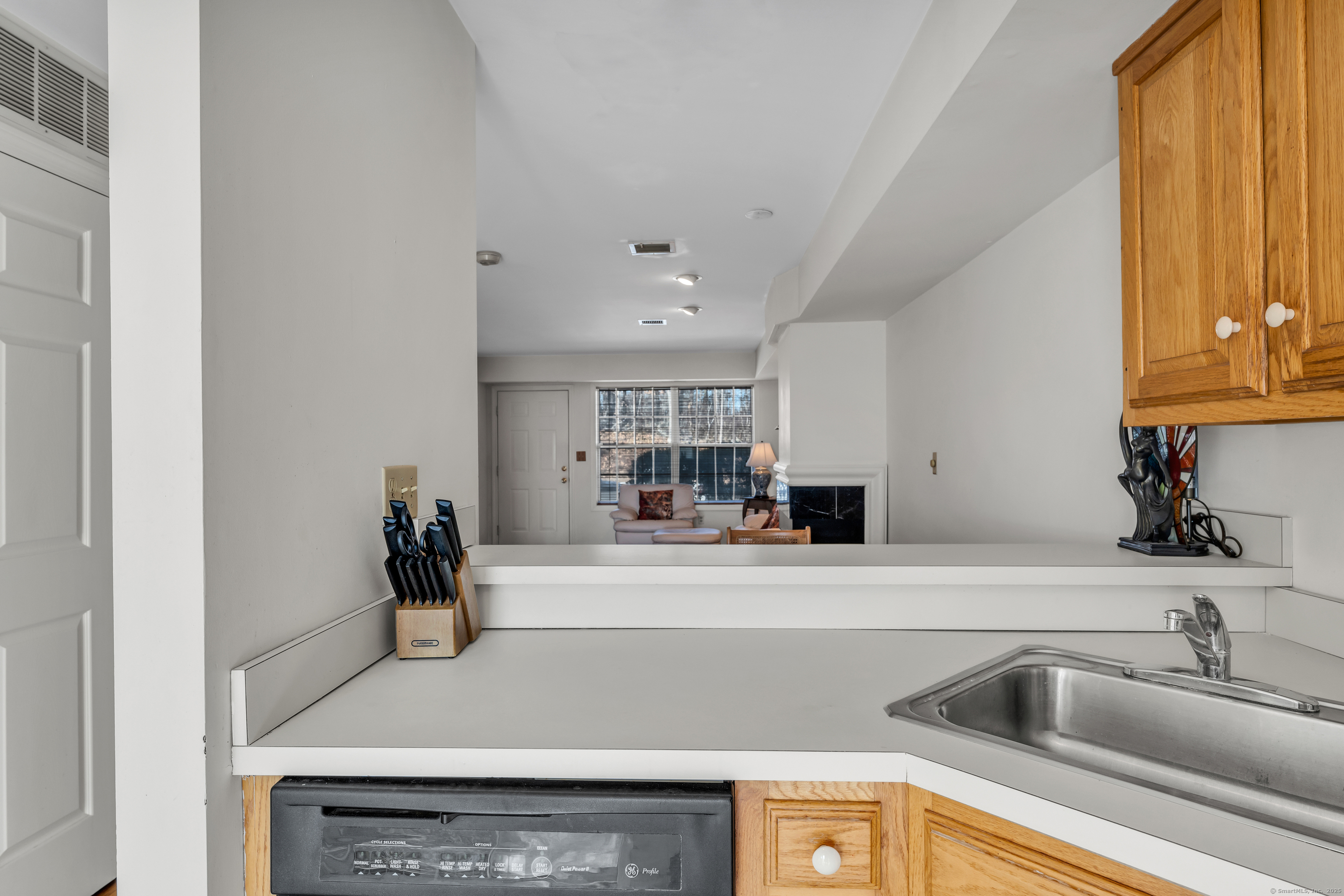 16 Manorwood Drive #16, Branford, Connecticut image 15