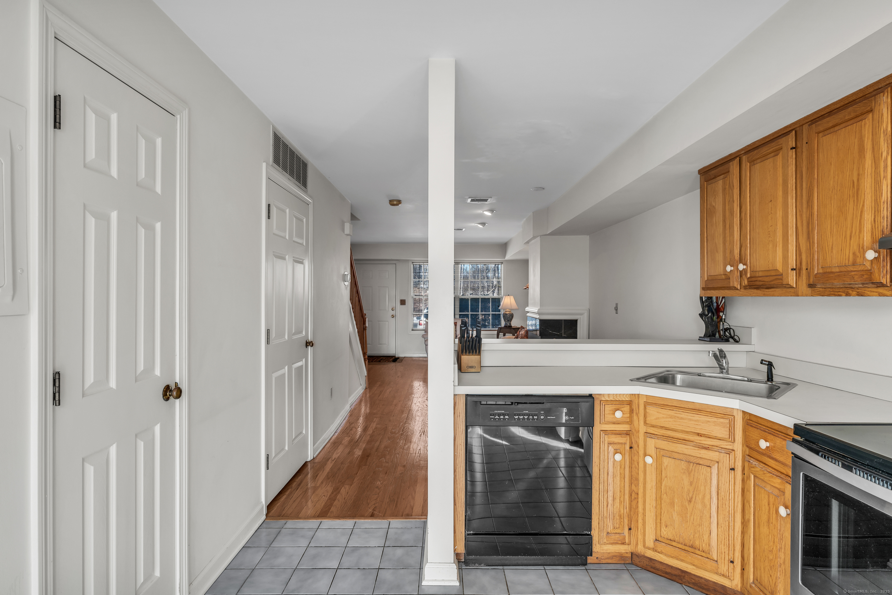16 Manorwood Drive #16, Branford, Connecticut image 13