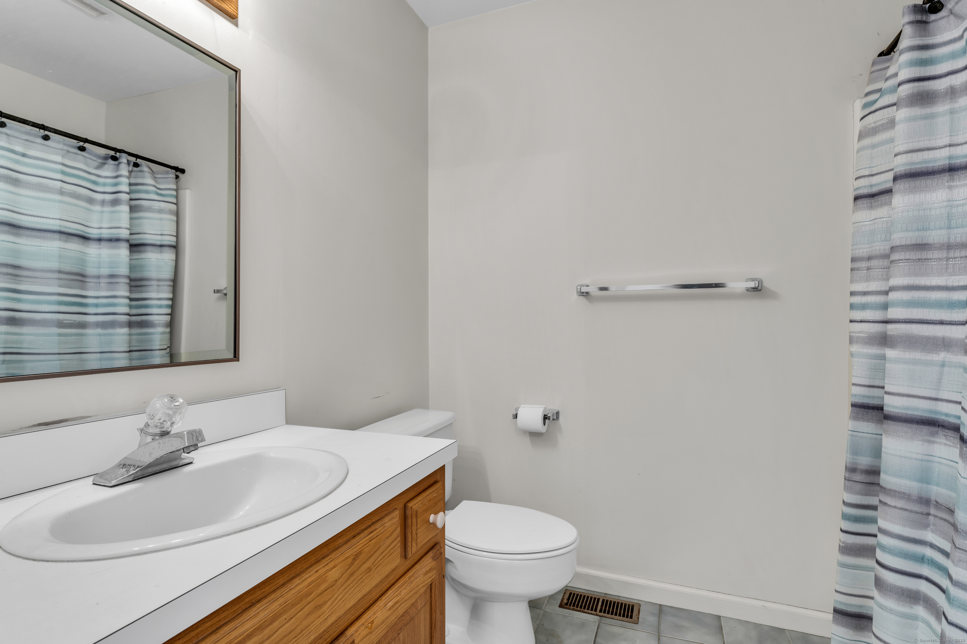 16 Manorwood Drive #16, Branford, Connecticut image 23
