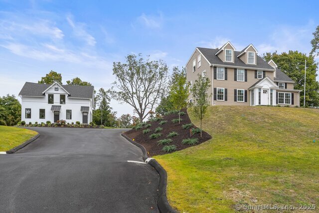 Daniels Farm Road F, Trumbull, Connecticut - 1 Bedrooms  
1 Bathrooms  
2 Rooms - 