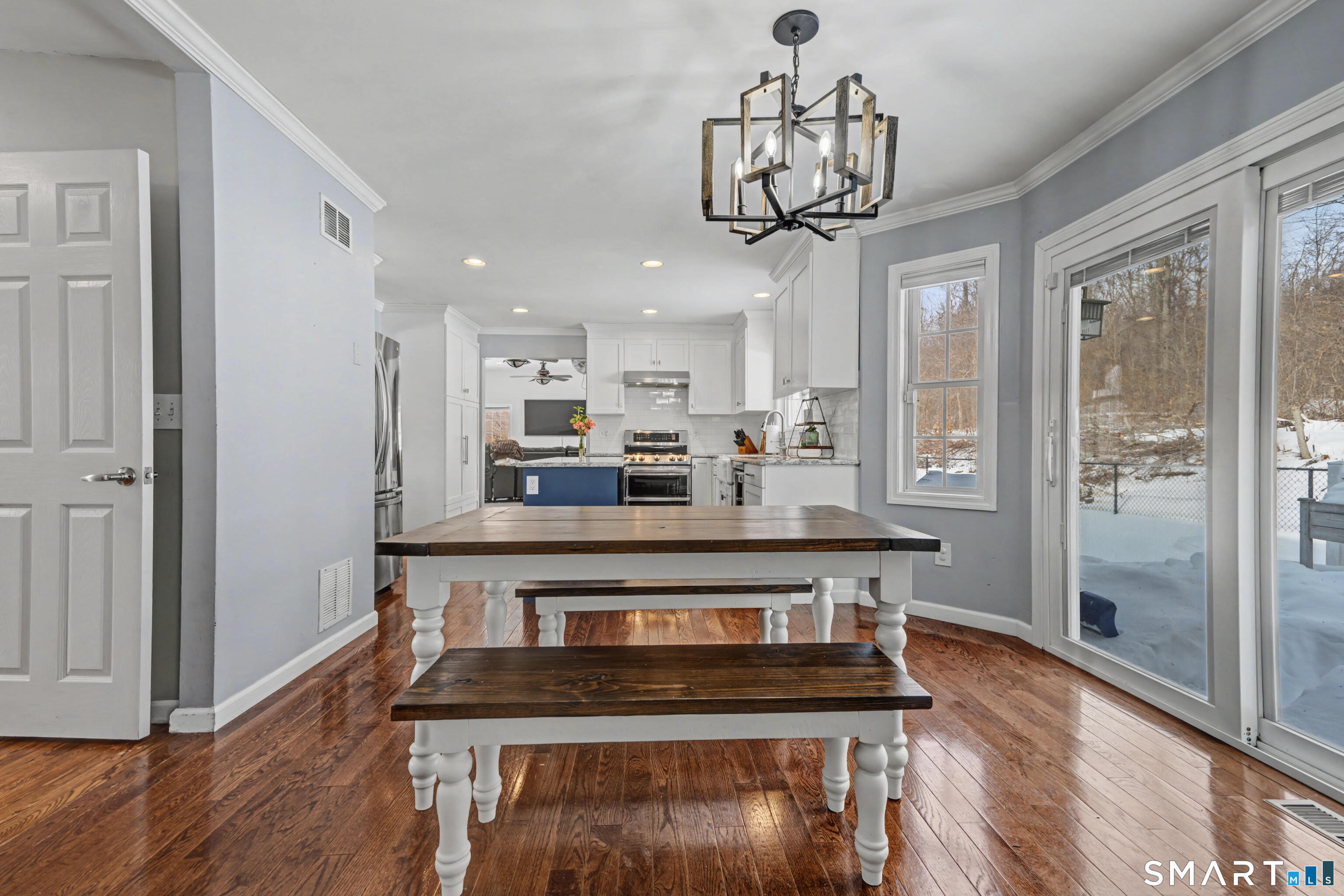 10 Country Farm Road