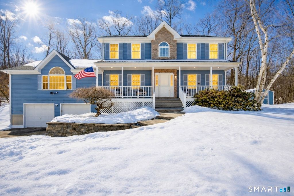 Photo of 10 Country Farm Road, Oxford, CT 06478 (MLS # 24154280)