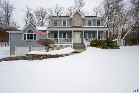 Photo of 10 Country Farm Road, Oxford, CT 06478 (MLS # 24154280)