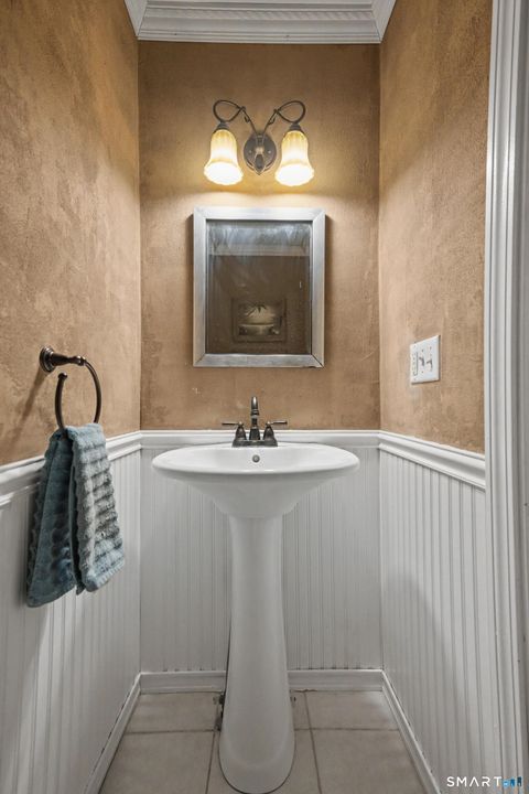 Tiny photo for 10 Country Farm Road, Oxford, CT 06478 (MLS # 24154280)