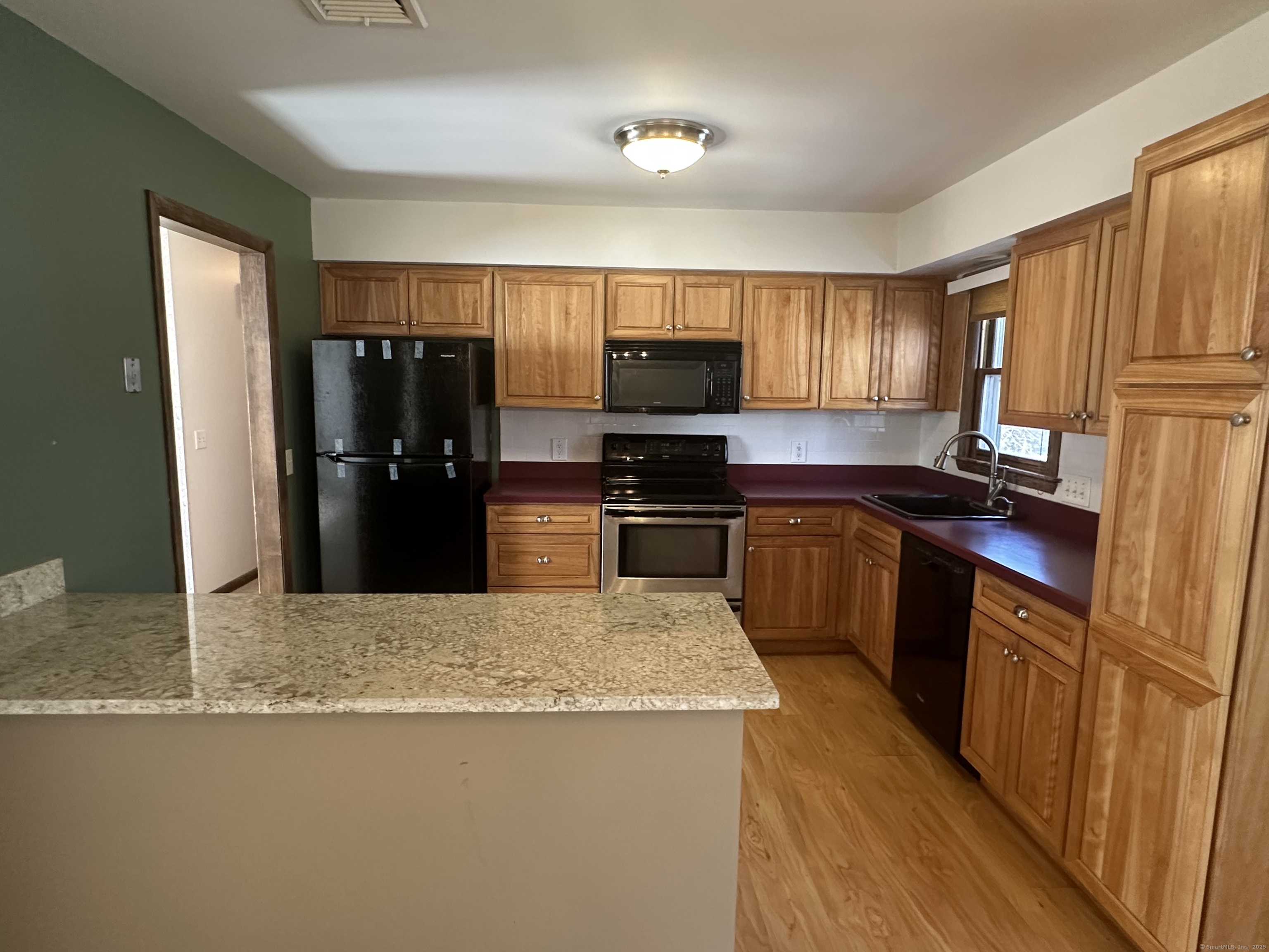 13 Twin Circle Road, West Haven, Connecticut image 10