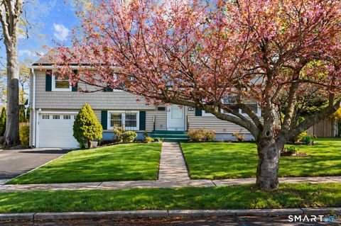 Photo of 50 Haverford Street, Hamden, CT 06517 (MLS # 24170023)