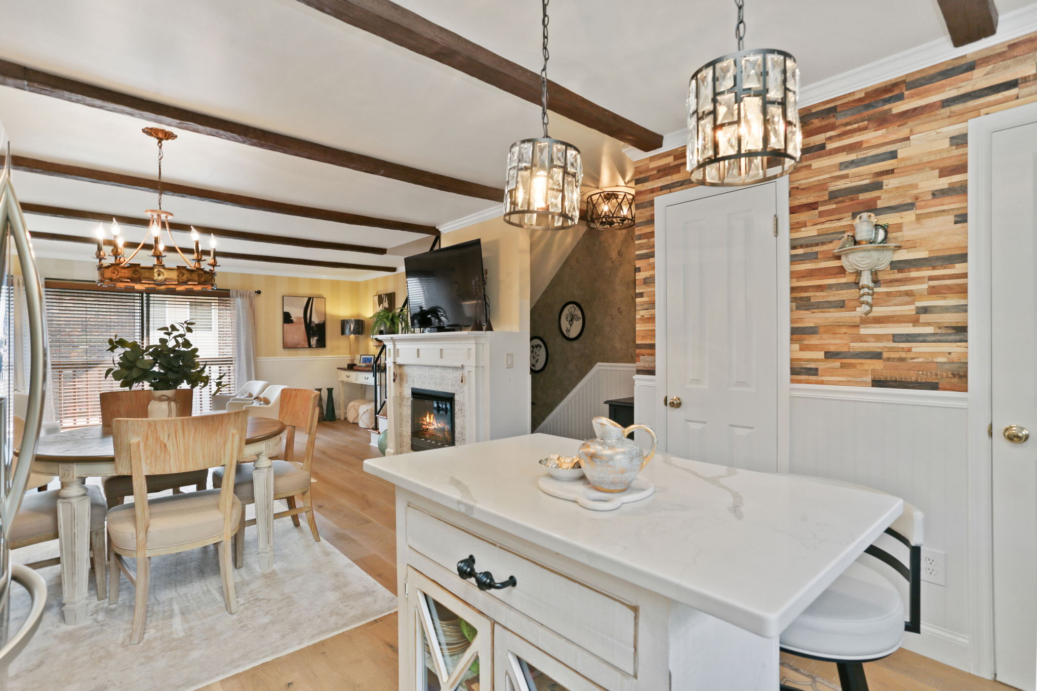 376 Knapps Highway 376