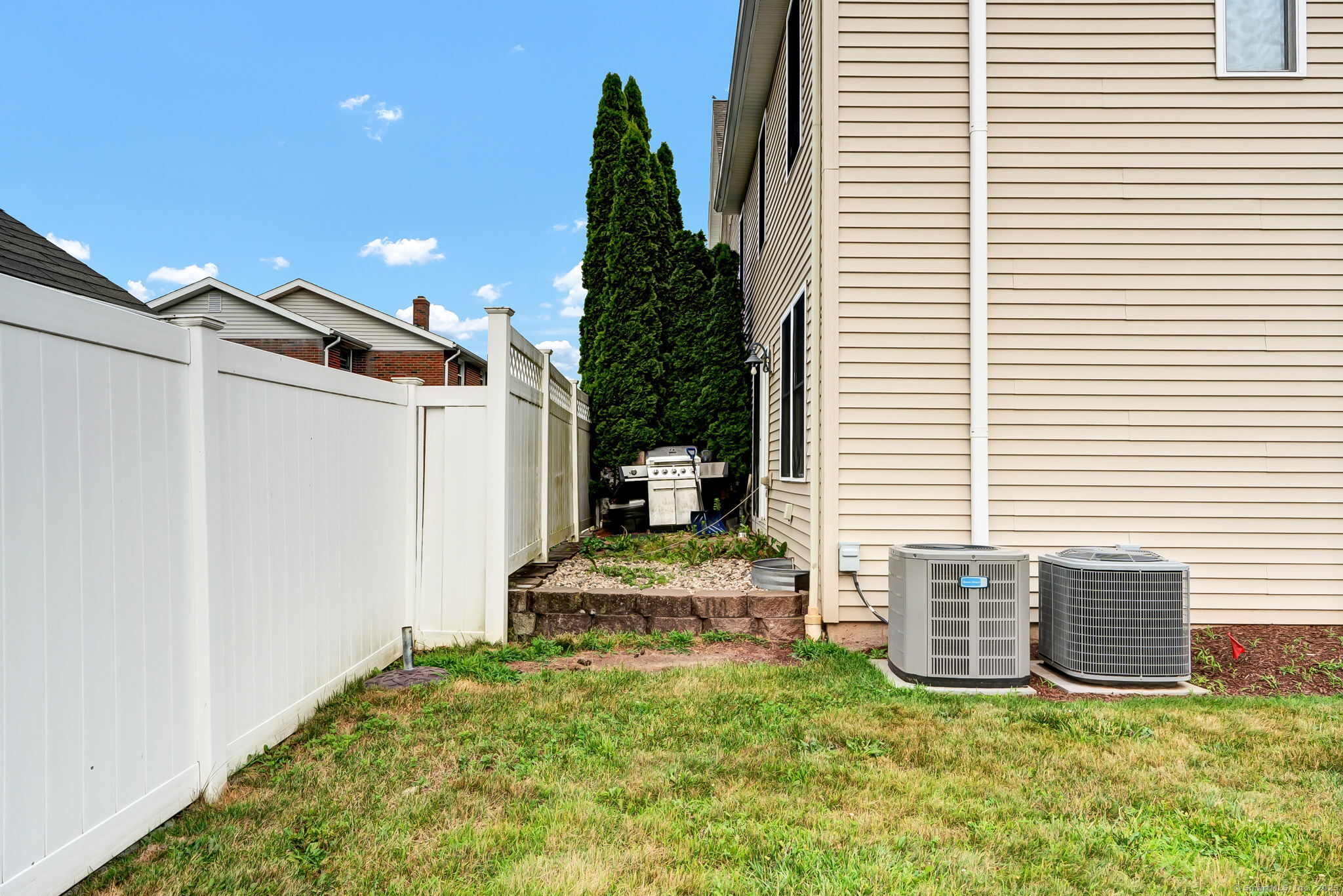 New Britain, Connecticut 06053, United States, 3 Bedrooms Bedrooms, ,3 BathroomsBathrooms,Residential,Coming Soon,163408