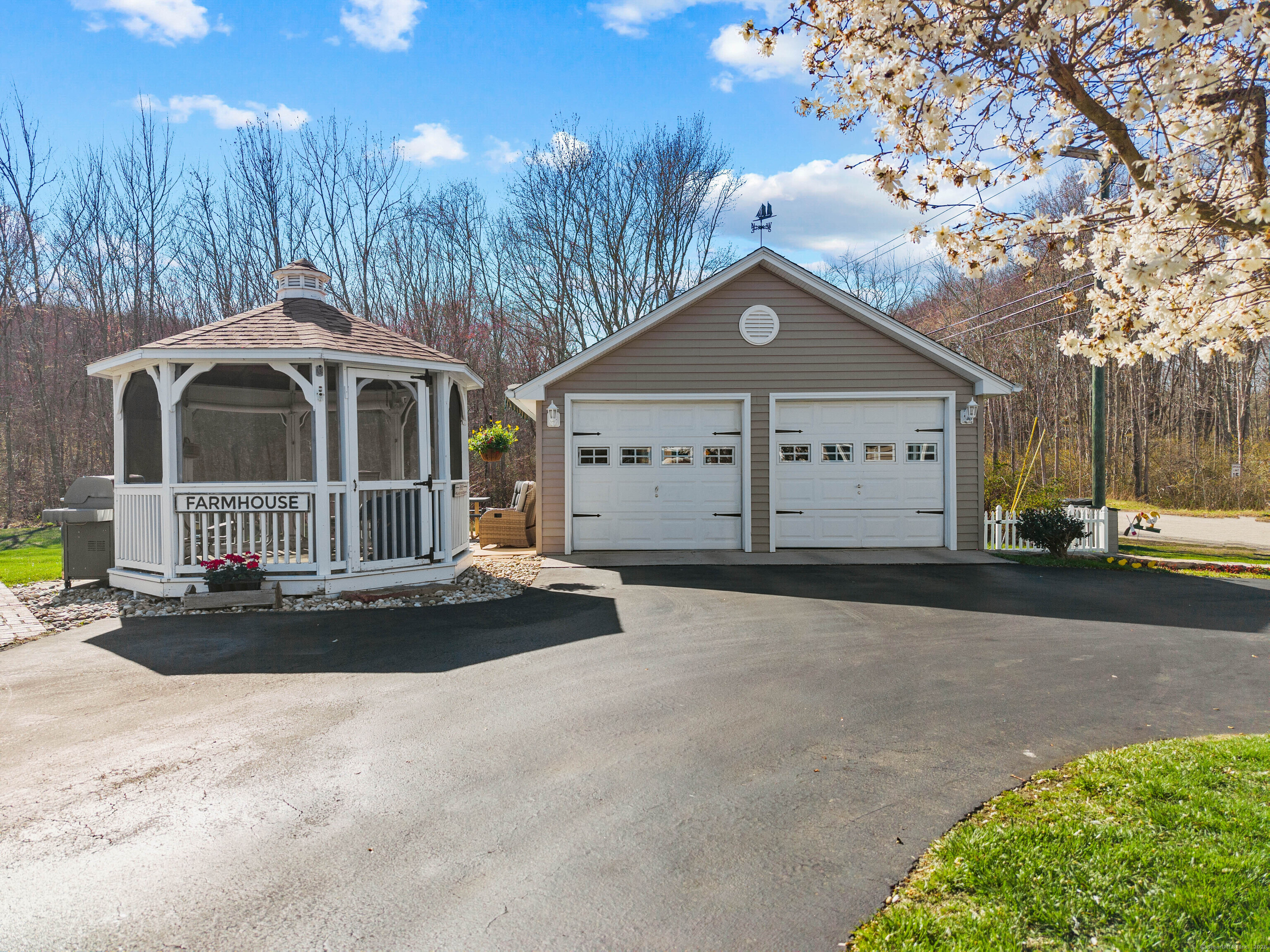 131 Norwich Salem Turnpike, Montville, Connecticut image 3