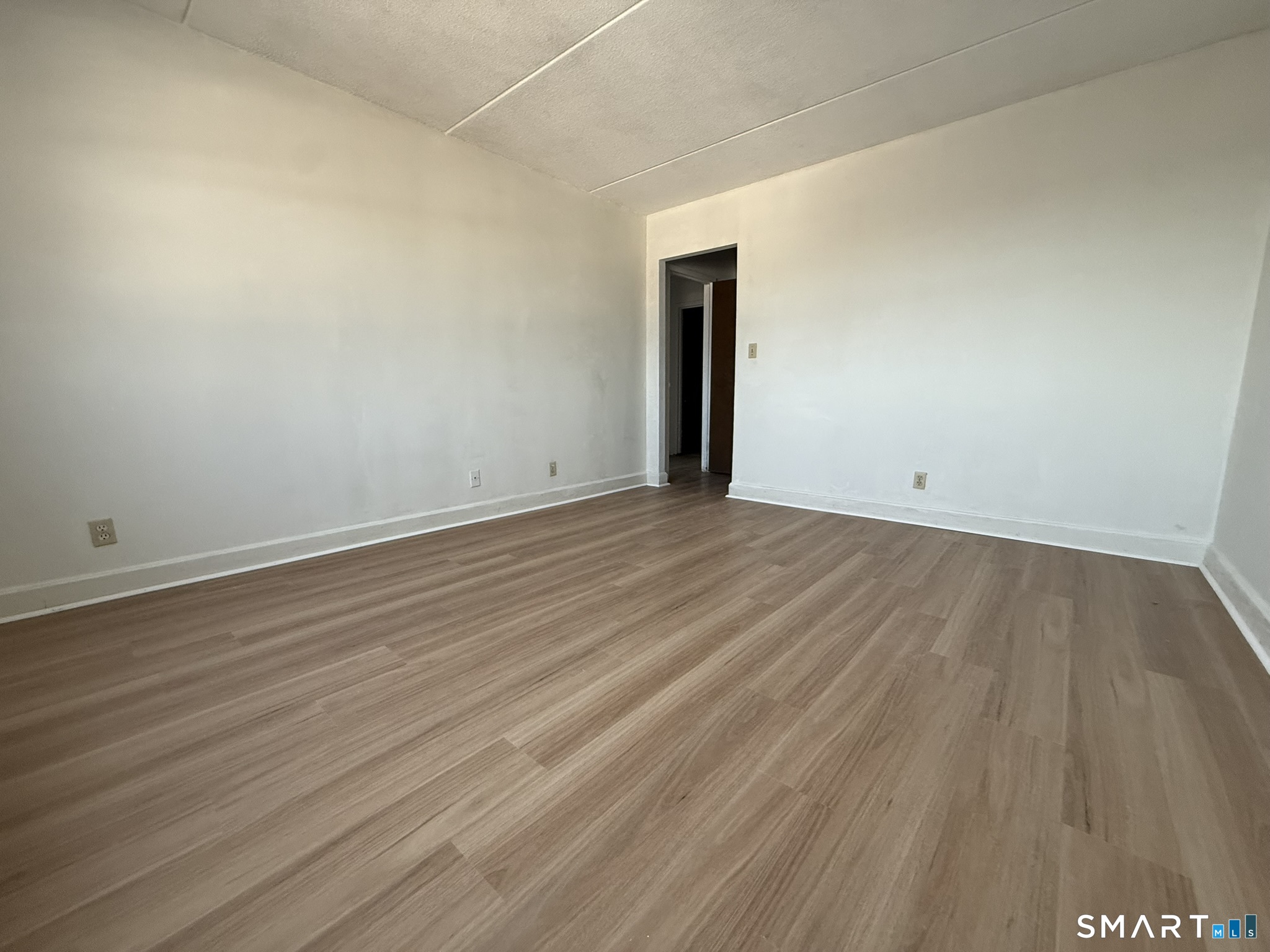 120 Huntington Turnpike 202