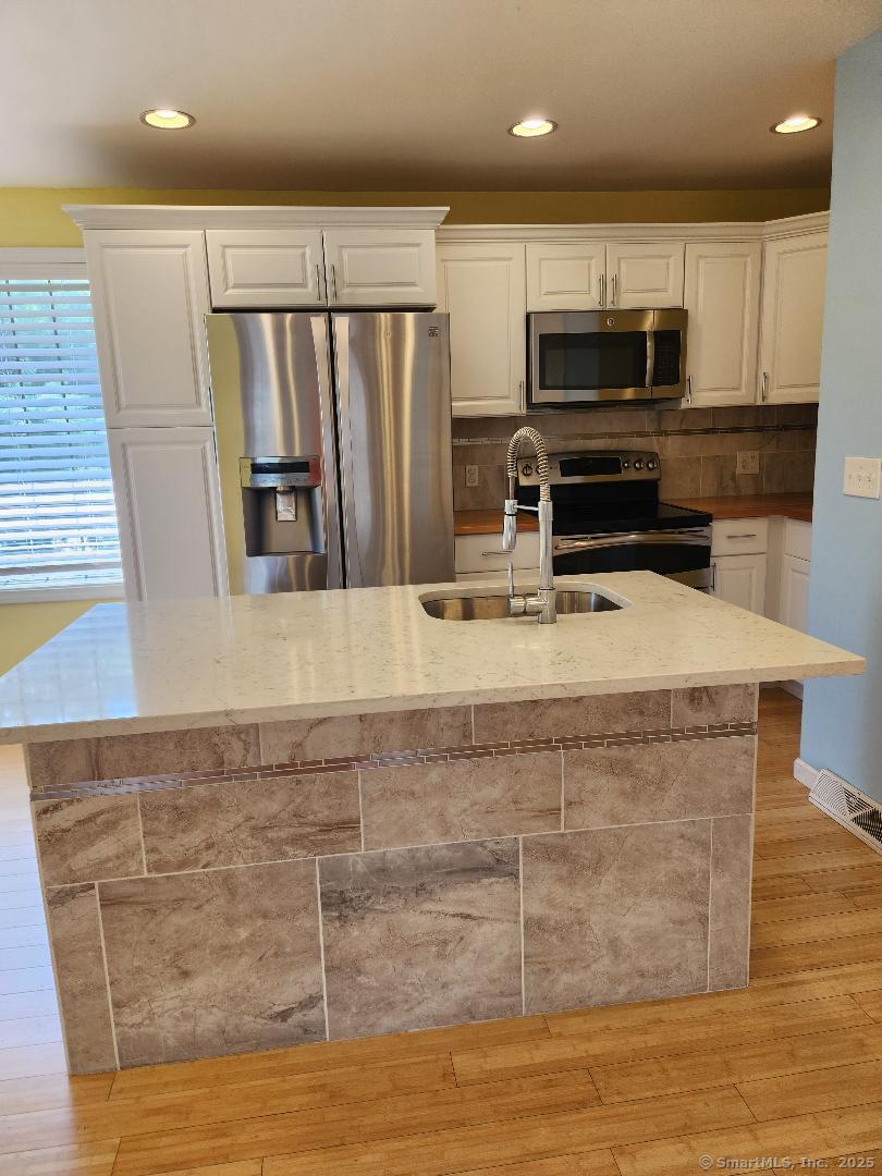 22 Baypath Way