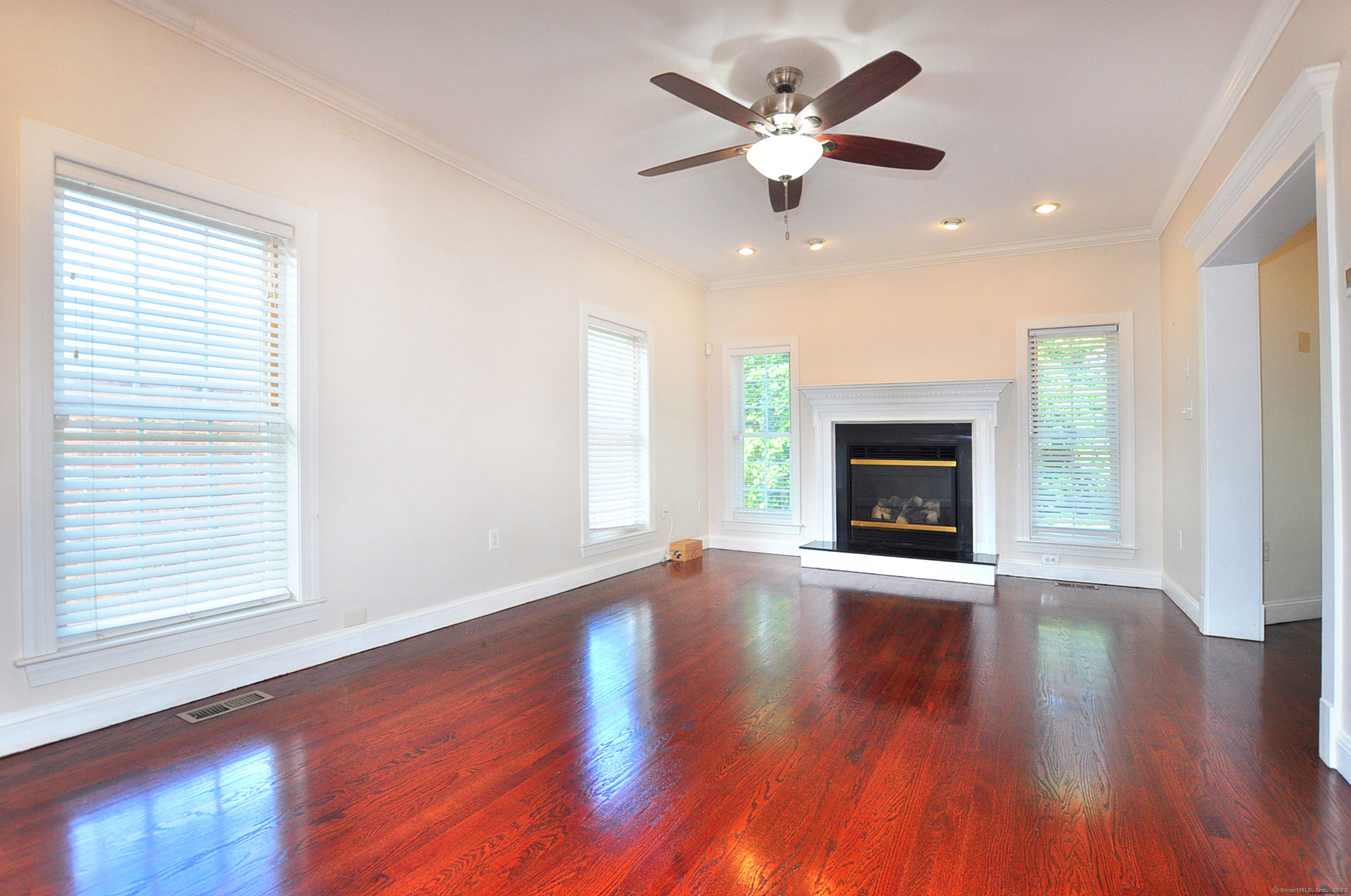 1-1/2 Colony Place