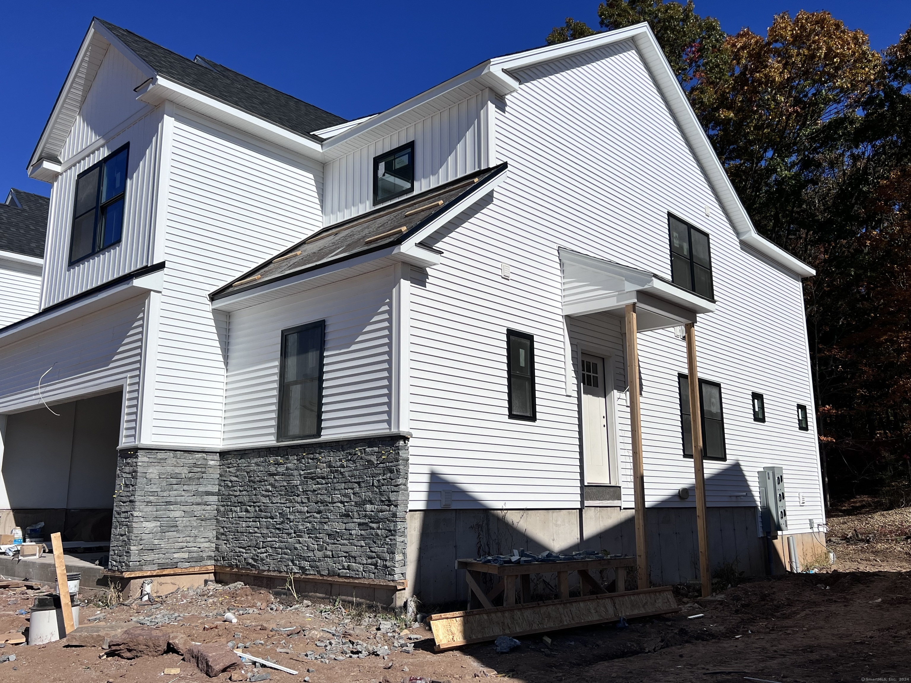 33 Village Circle 33