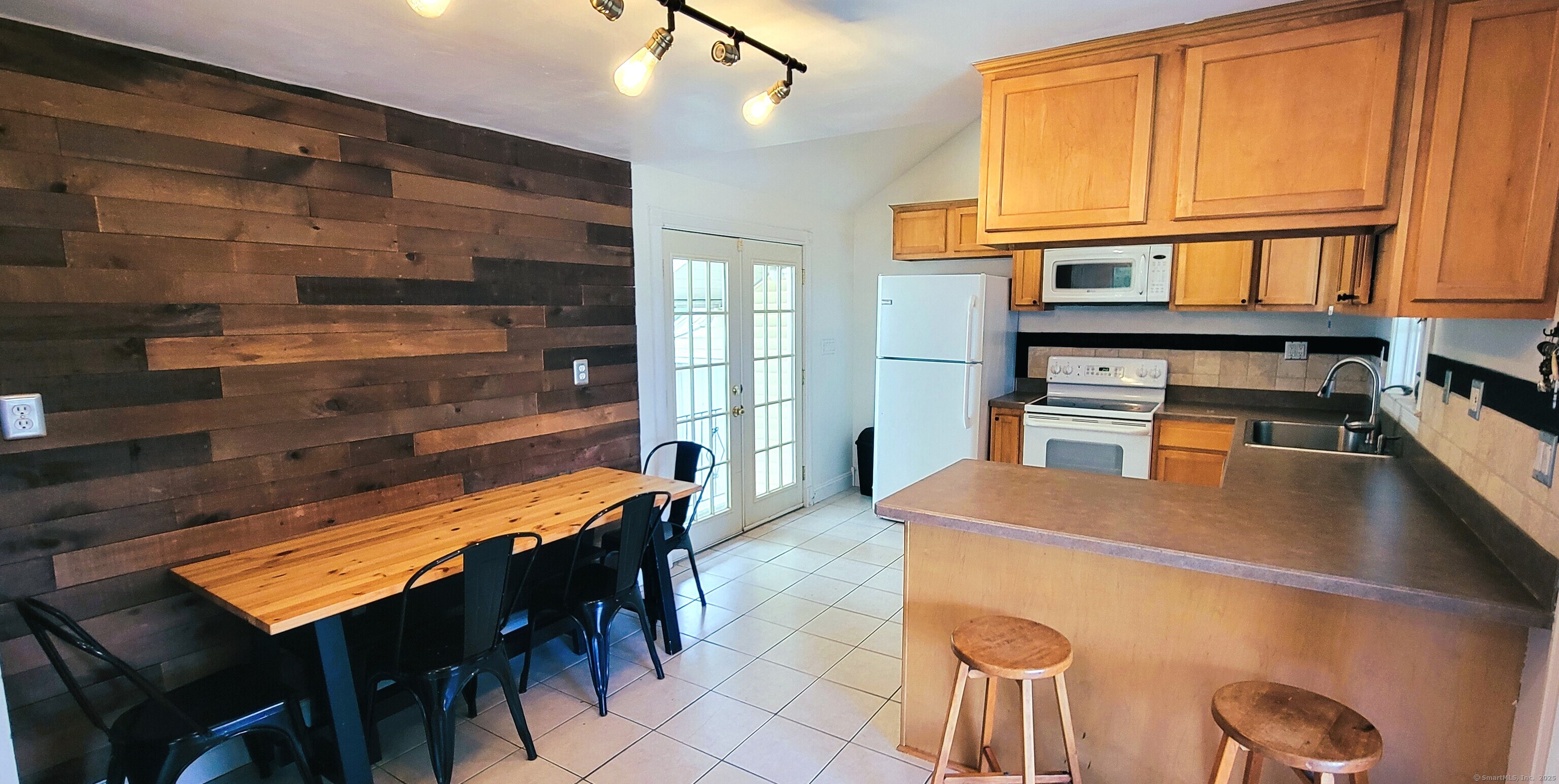 70 Leslie Court, Bristol, Connecticut image 7