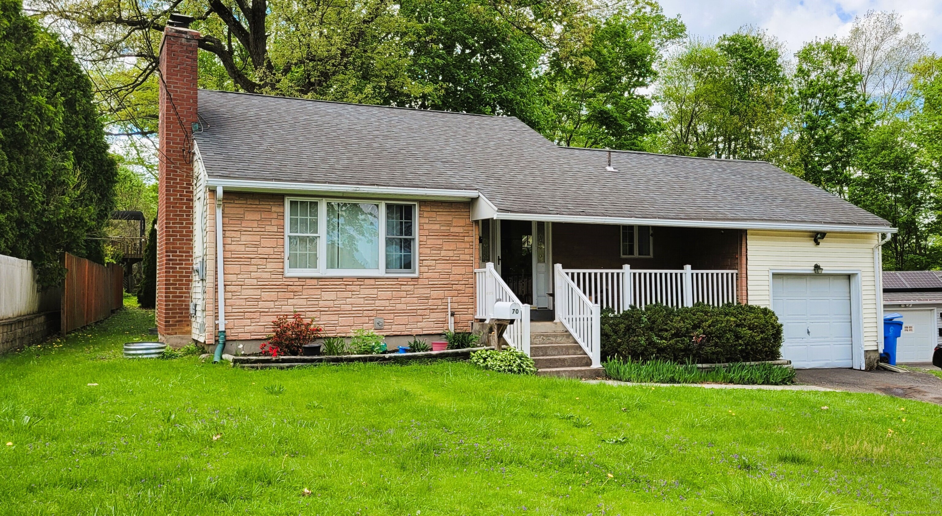 Property for Sale at Leslie Court, Bristol, Connecticut - Bedrooms: 3 
Bathrooms: 2 
Rooms: 5  - $319,900