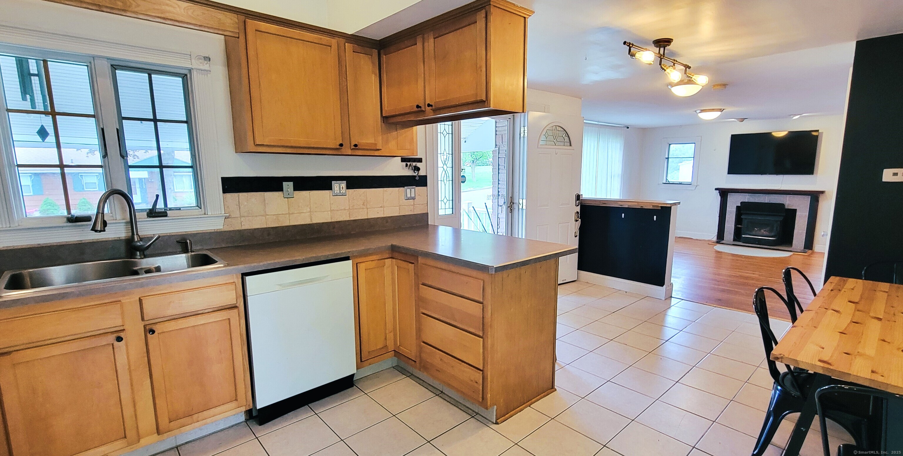 70 Leslie Court, Bristol, Connecticut image 10