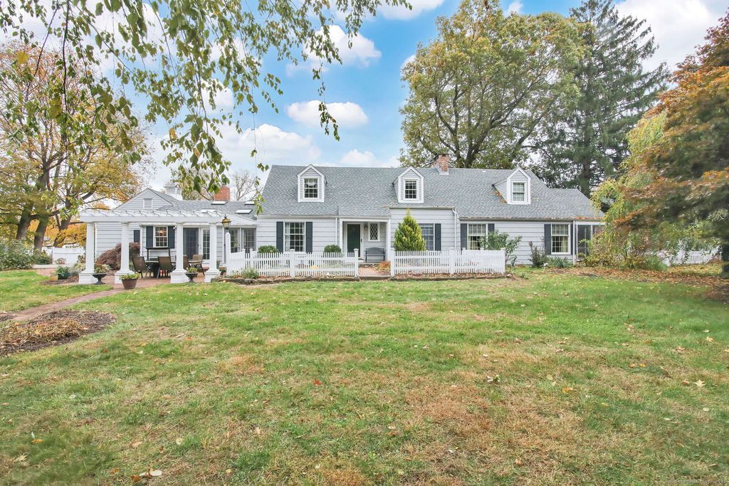 Photo of 186 Williams Street E, Glastonbury, CT 06033 (MLS # 24137377)