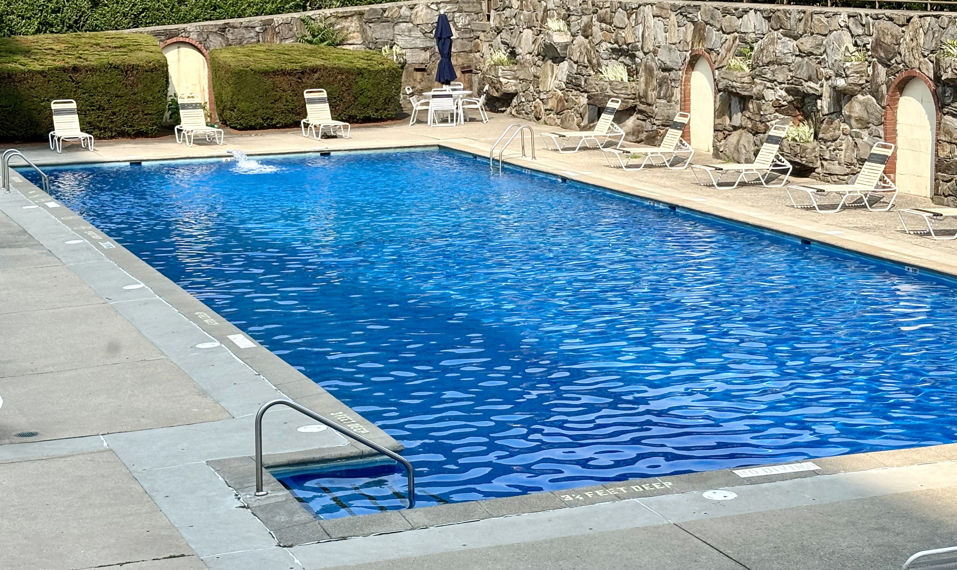 Bridgeport, Connecticut 06604, United States, 1 Bedroom Bedrooms, ,1 BathroomBathrooms,Residential,Pending,179618