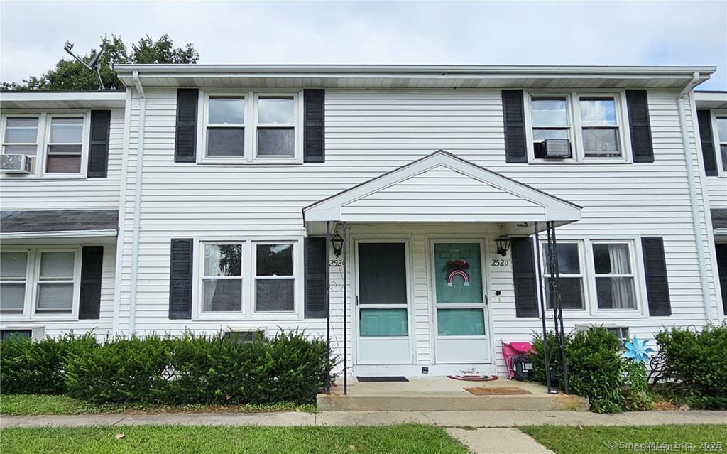 Woodstock, Connecticut 06281, United States, 2 Bedrooms Bedrooms, ,1 BathroomBathrooms,Residential,Pending,2461