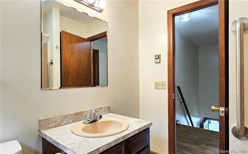 Woodstock, Connecticut 06281, United States, 2 Bedrooms Bedrooms, ,1 BathroomBathrooms,Residential,Pending,2461