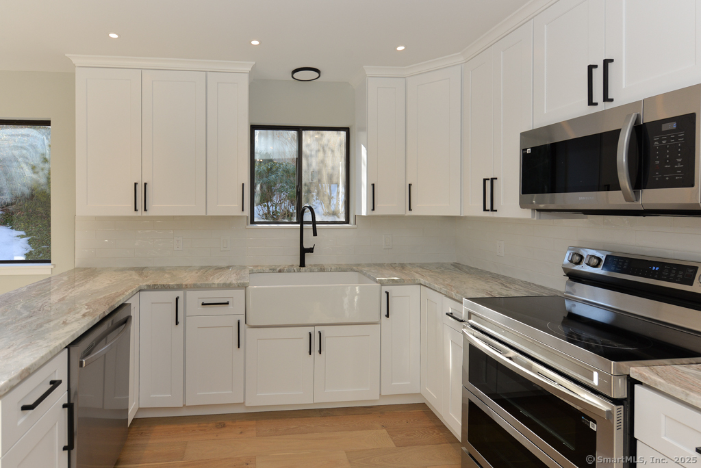 143 Heritage Village #E, Southbury, Connecticut image 6