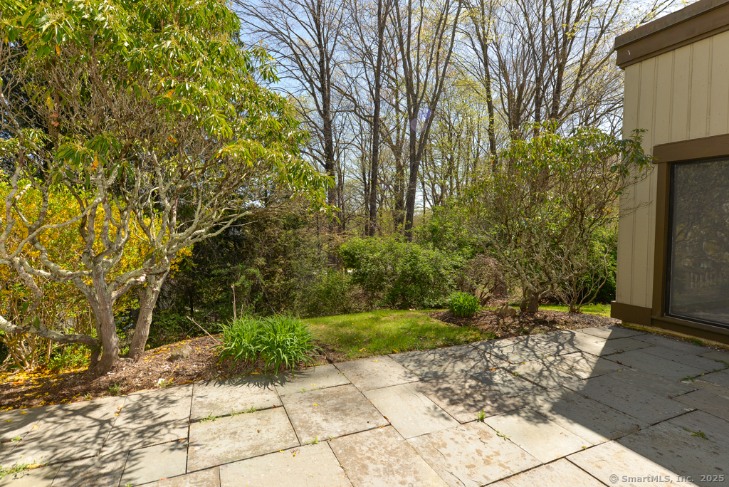 143 Heritage Village #E, Southbury, Connecticut image 18