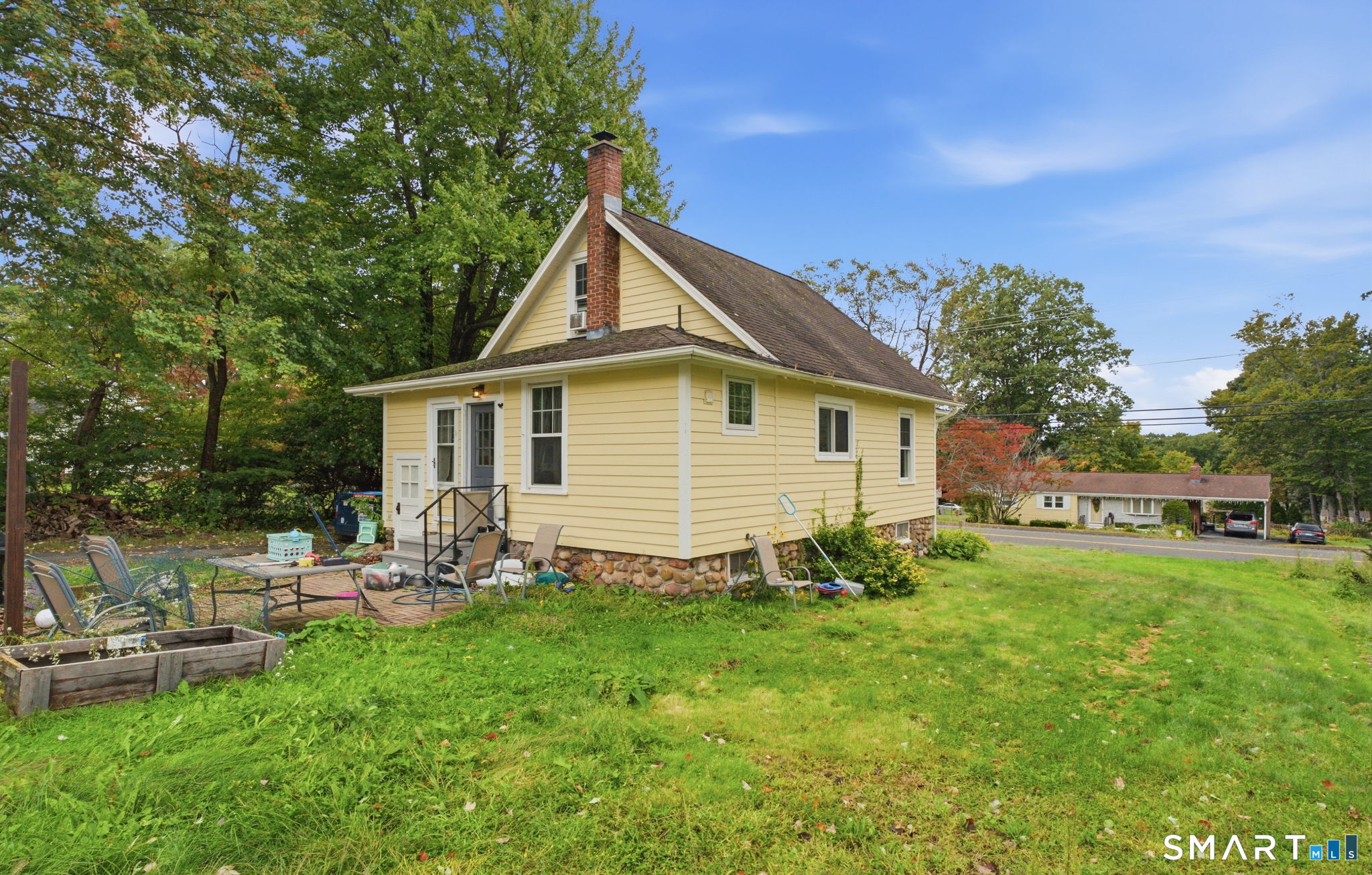 562 Camp Street