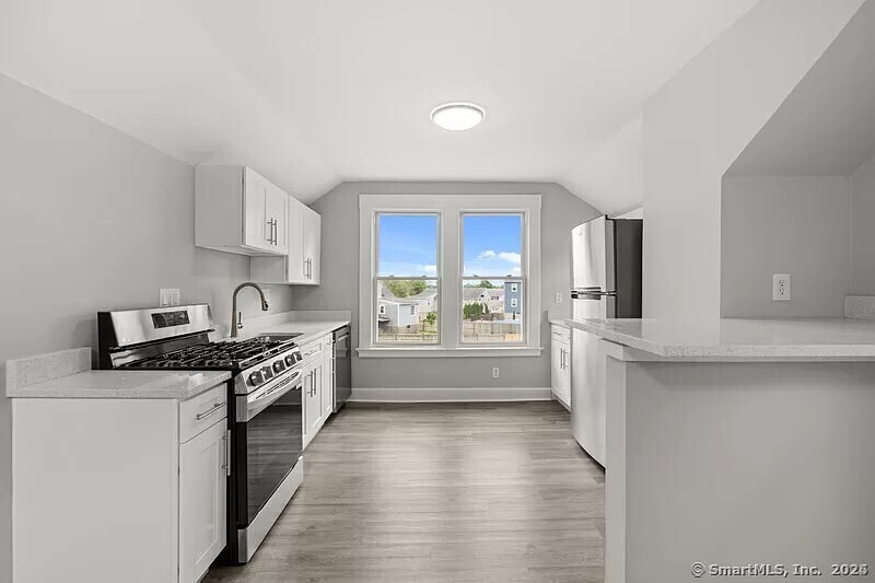 New Haven, Connecticut 06512, United States, 2 Bedrooms Bedrooms, ,1 BathroomBathrooms,Residential,Active,229705