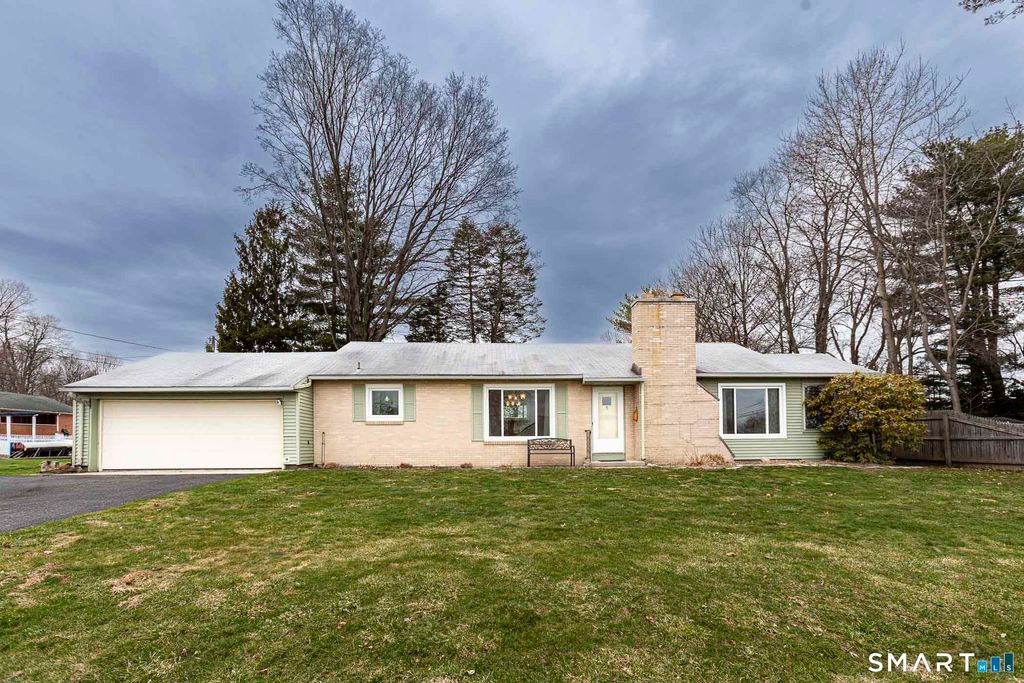 Photo of 5 Claremont Avenue, Enfield, CT 06082 (MLS # 24161595)