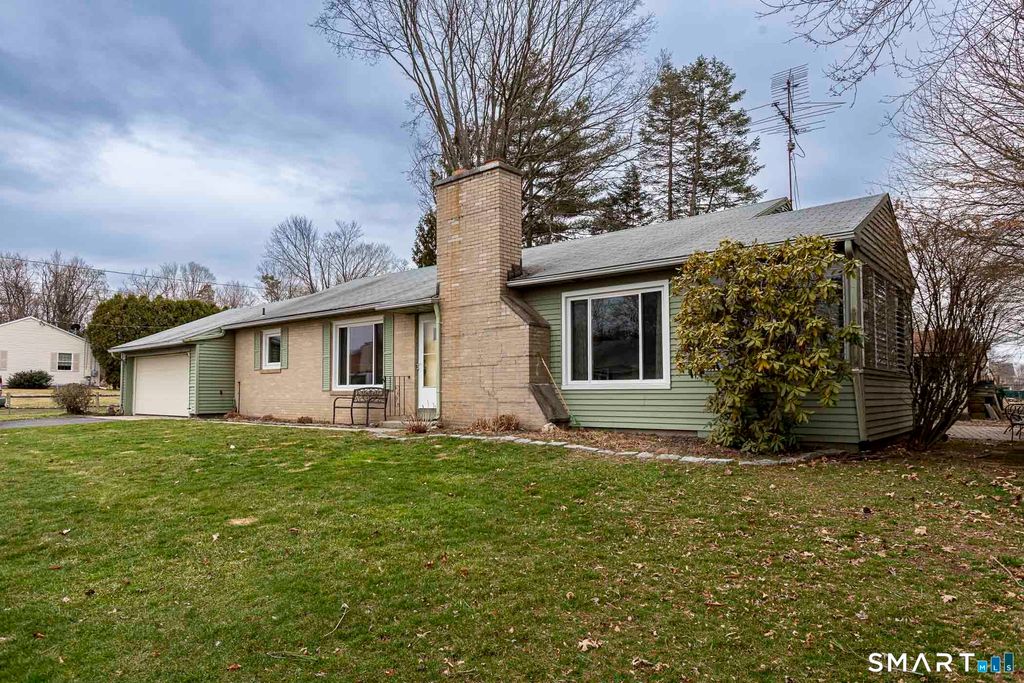 Photo of 5 Claremont Avenue, Enfield, CT 06082 (MLS # 24161595)