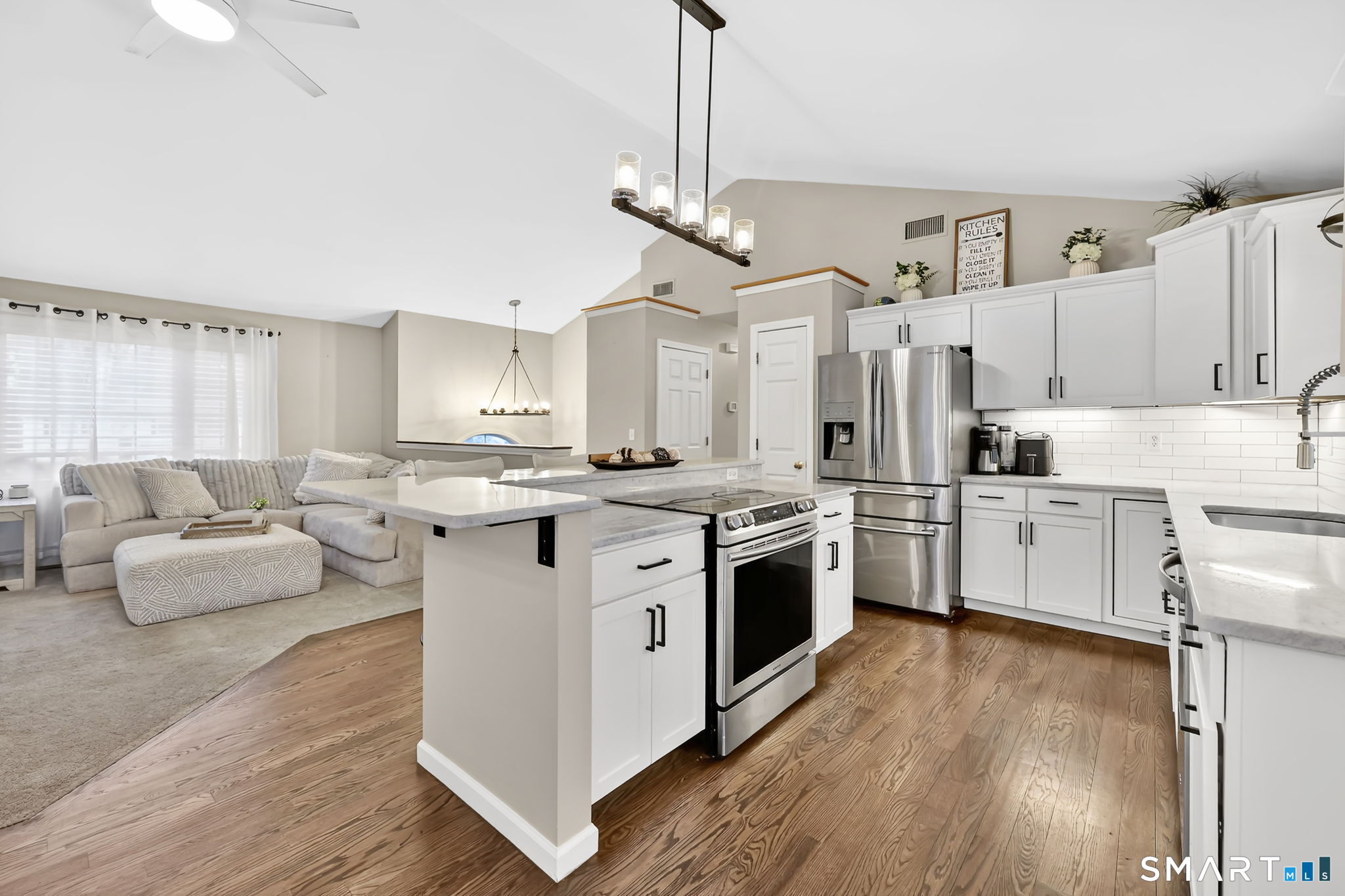 1021 Suffield Street