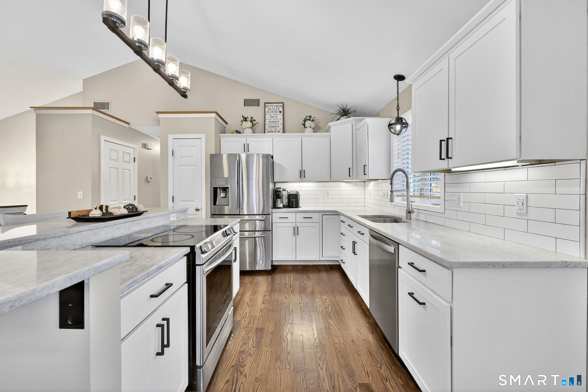 1021 Suffield Street