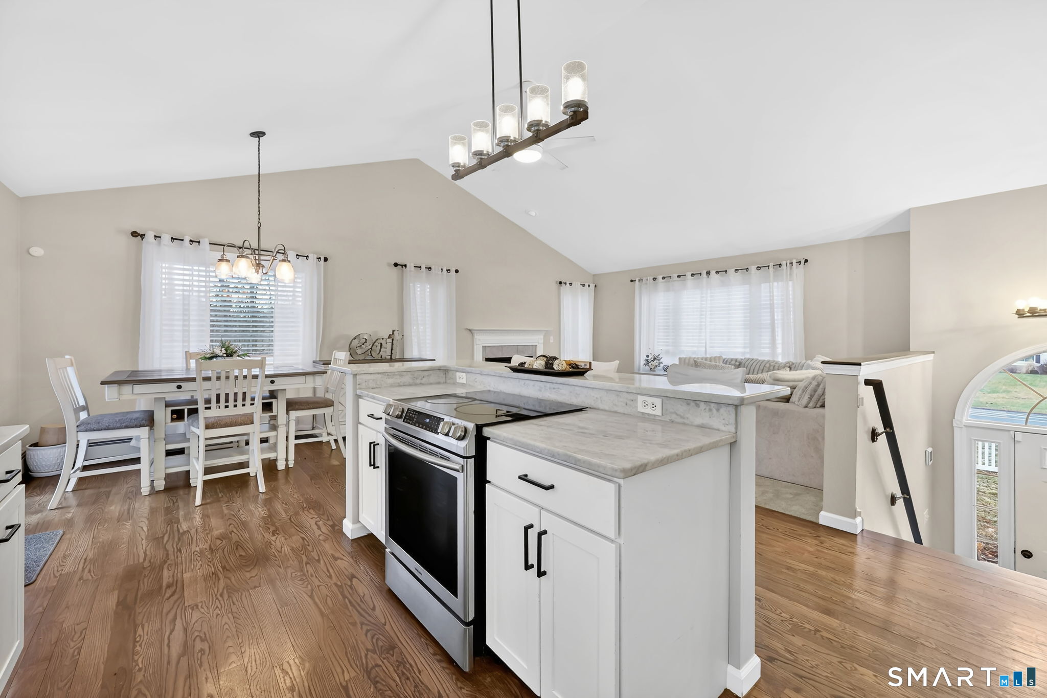 1021 Suffield Street