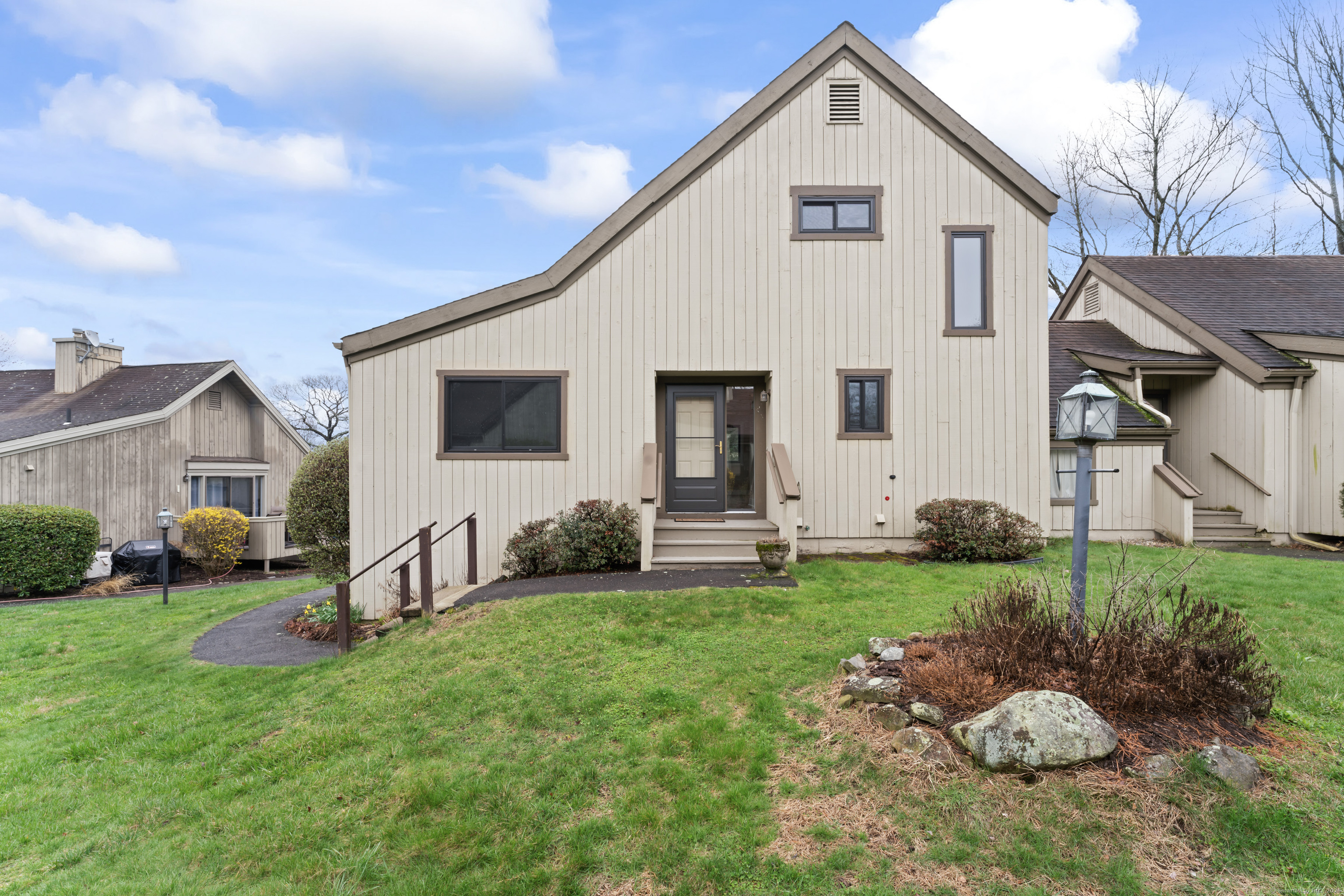 Property for Sale at Opa Lane B, Stratford, Connecticut - Bedrooms: 1 
Bathrooms: 3 
Rooms: 5  - $585,000