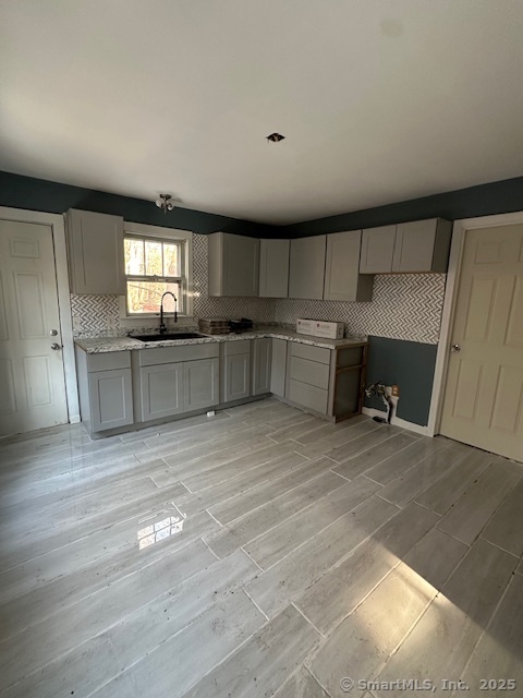 5th Street, Norwich, Connecticut - 3 Bedrooms  
1 Bathrooms  
6 Rooms - 