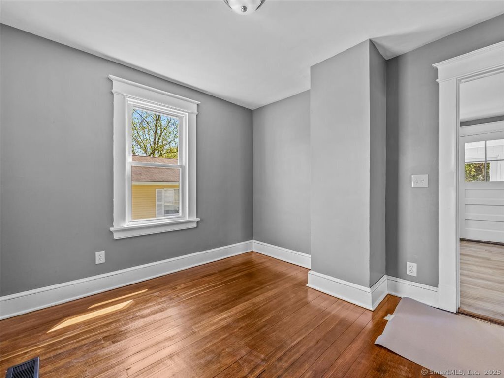 34 Peach Street, Waterbury, Connecticut image 20