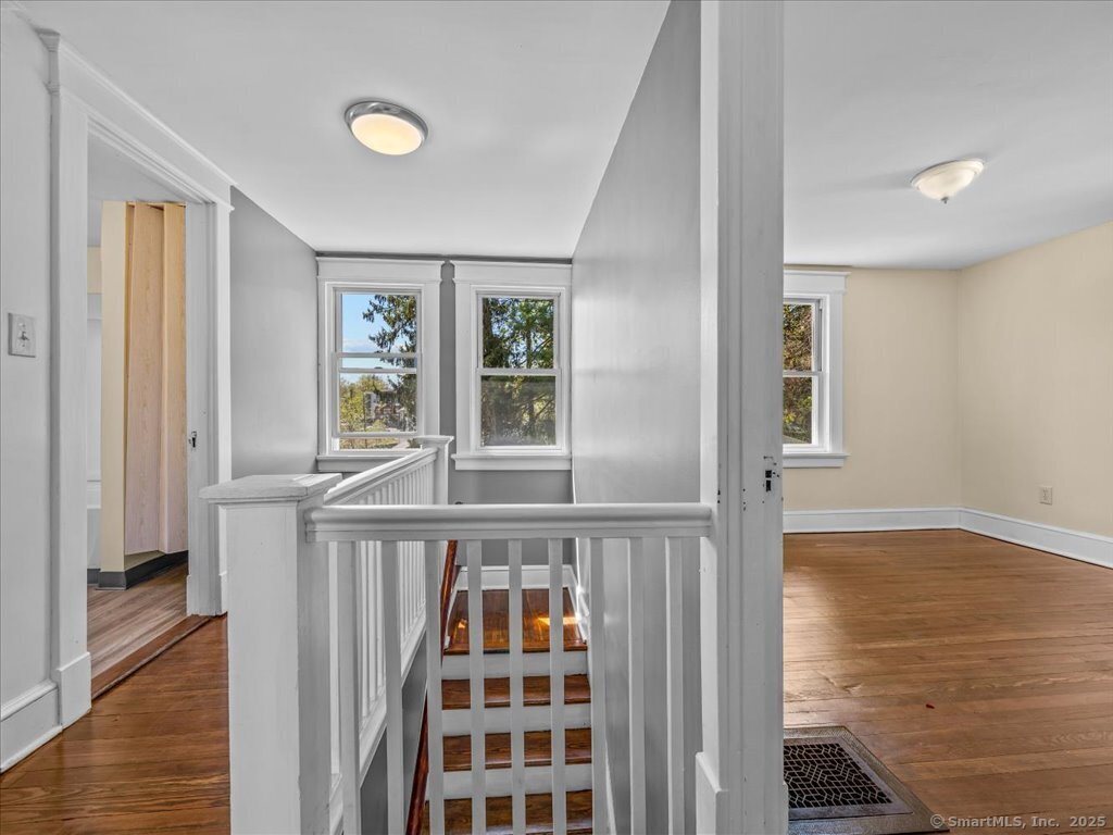 34 Peach Street, Waterbury, Connecticut image 32