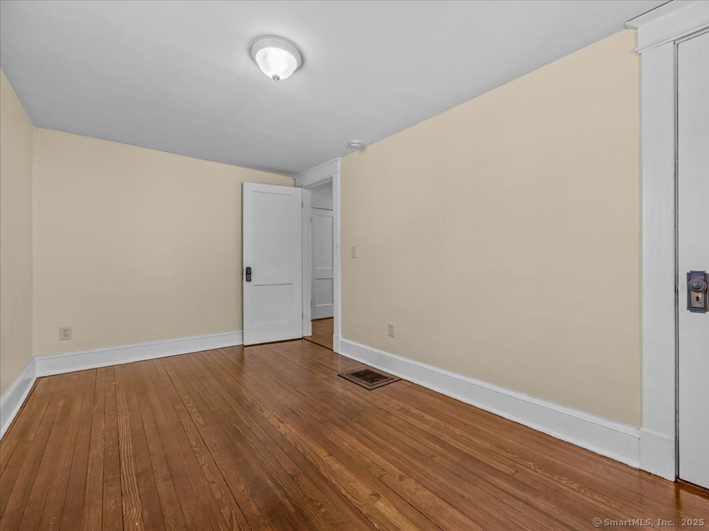 34 Peach Street, Waterbury, Connecticut image 31