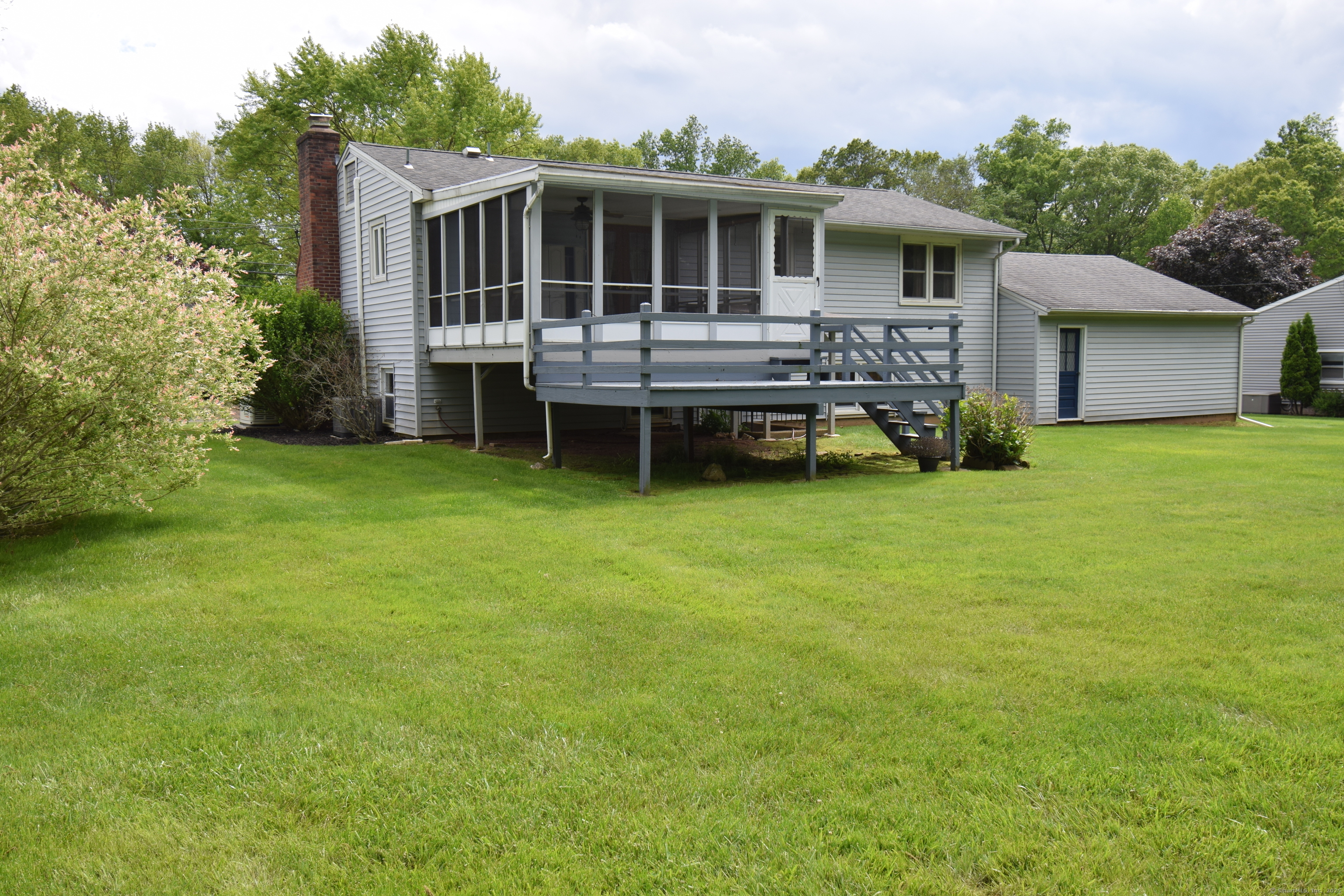 15 Valley Brook Road