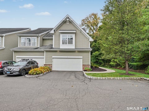 Condo For Sale - 4 Bristol Terrace #4<br/> Danbury, CT 06810