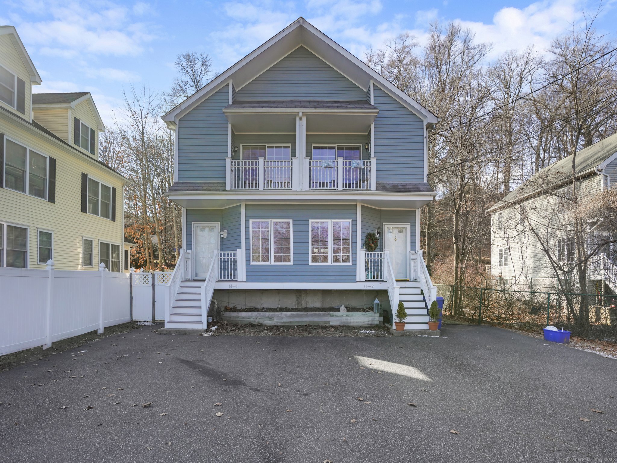 Rental Property at 61 Riverside Avenue 1, Norwalk, Connecticut - Bedrooms: 2 
Bathrooms: 3 
Rooms: 5  - $3,600 MO.