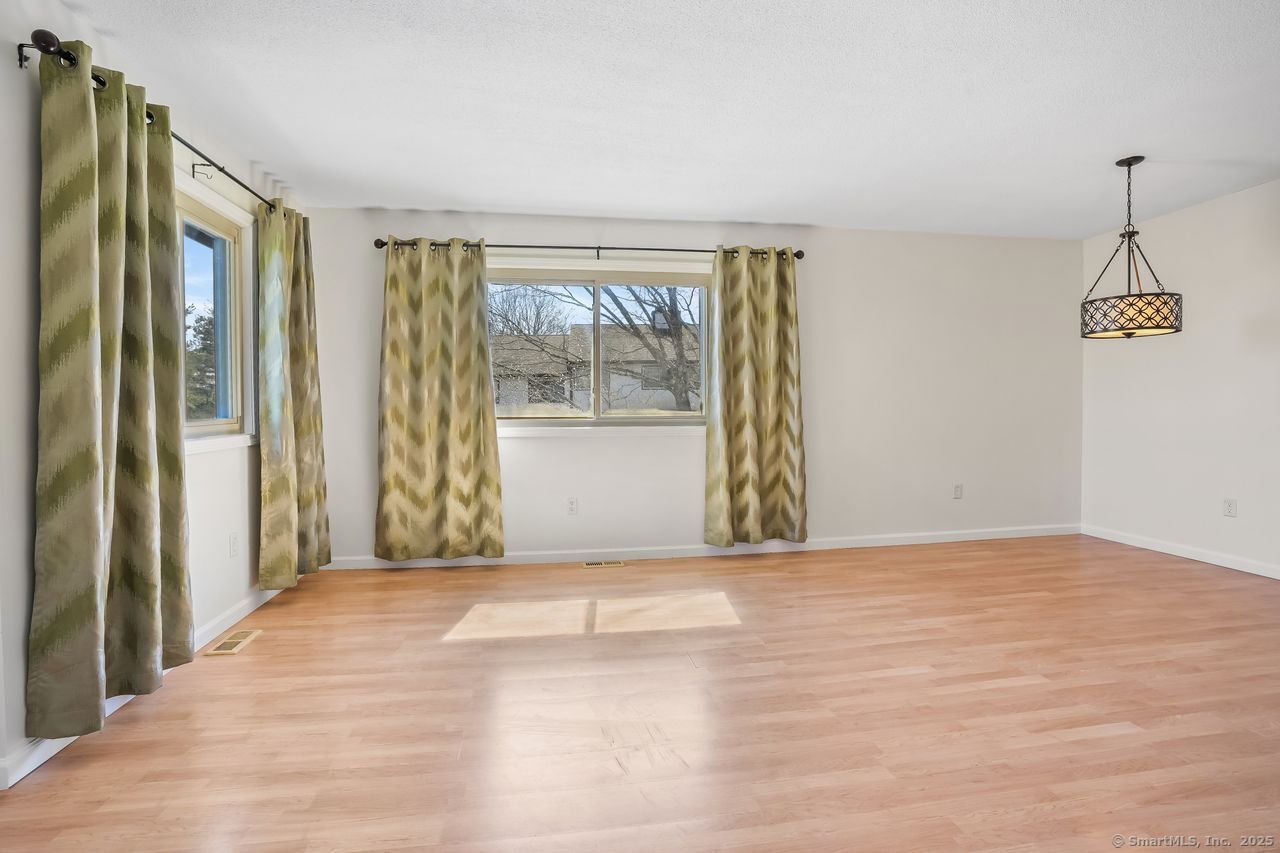 27 Crows Nest Lane #5N, Danbury, Connecticut image 10