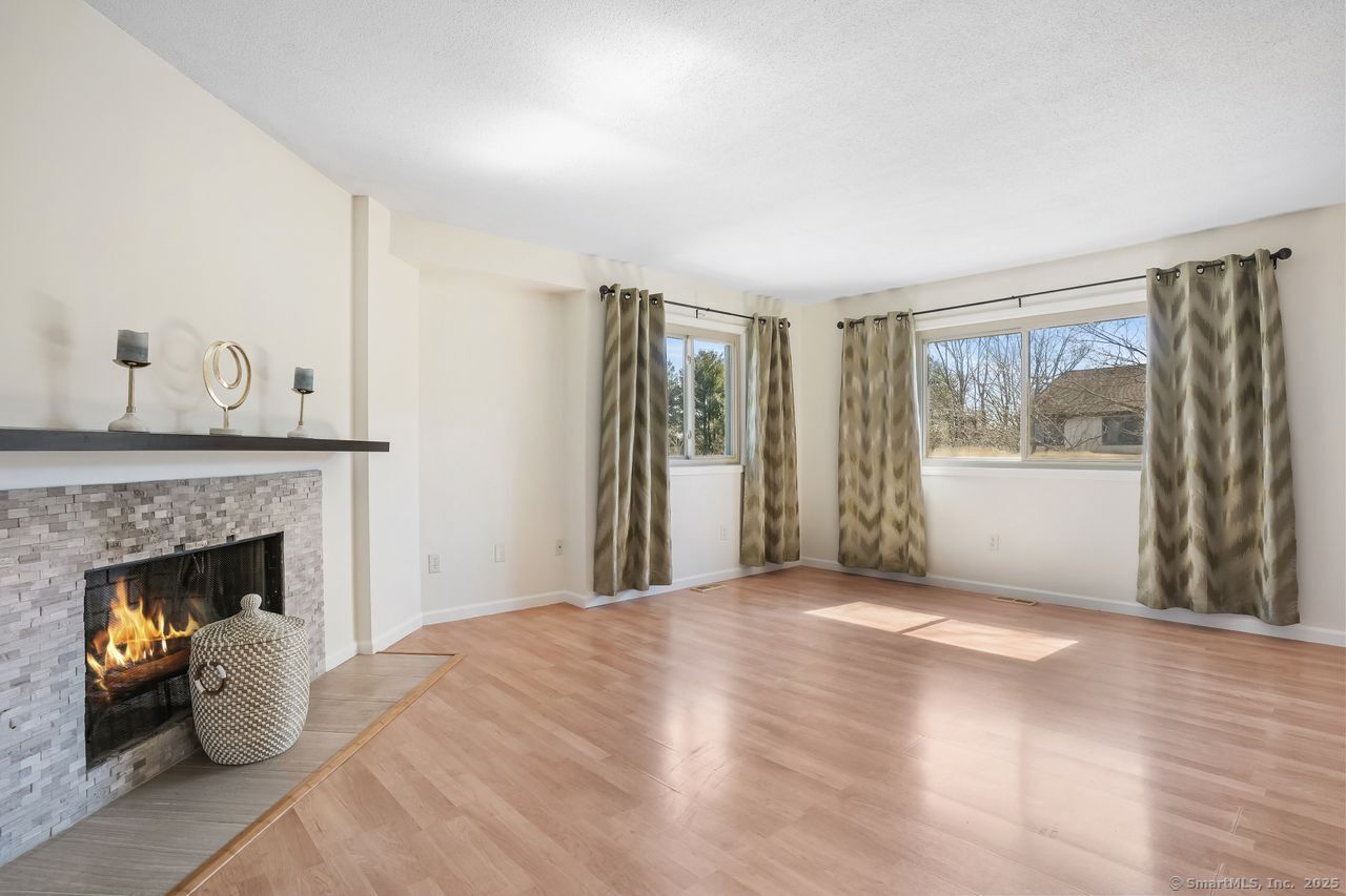 27 Crows Nest Lane #5N, Danbury, Connecticut image 8