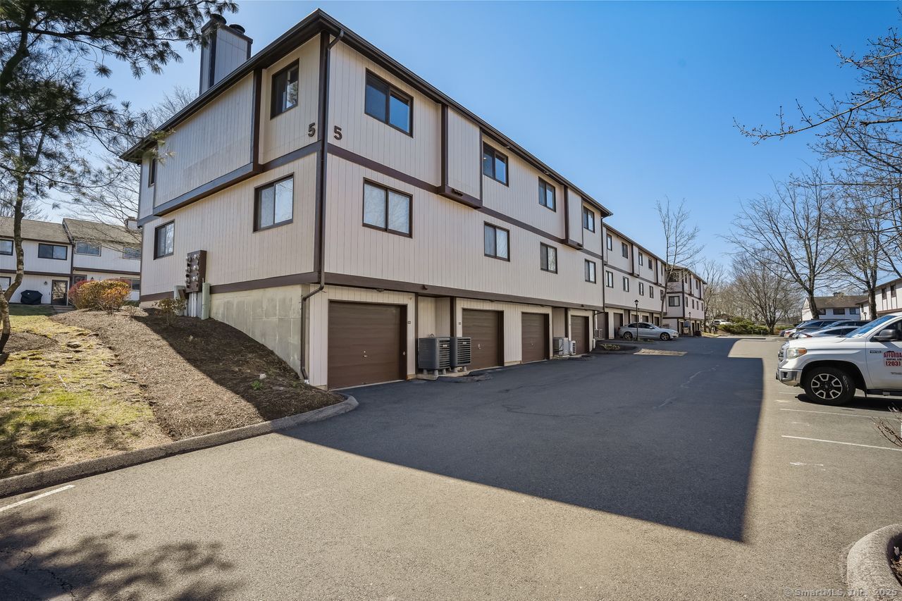 27 Crows Nest Lane #5N, Danbury, Connecticut image 26