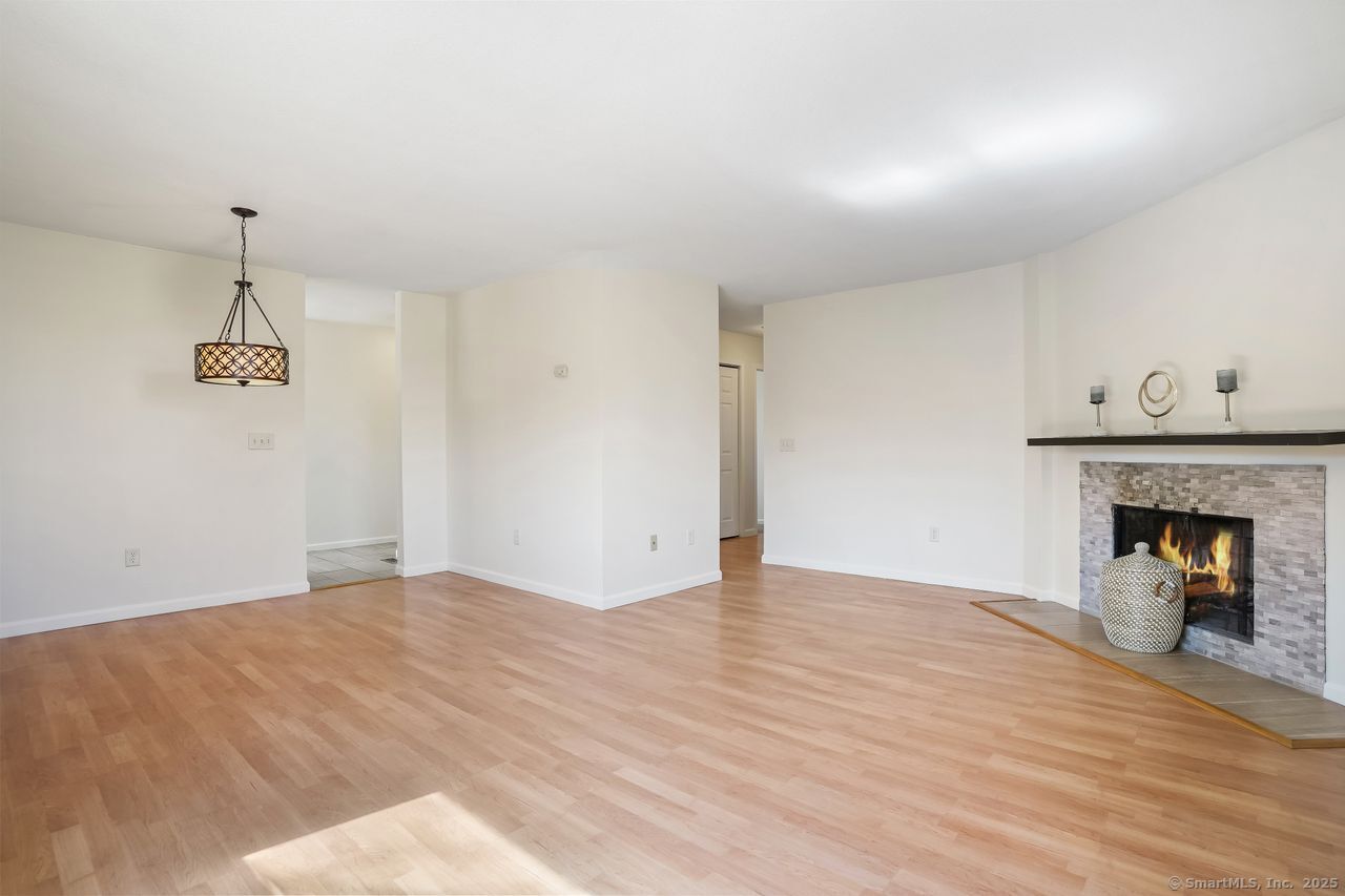 27 Crows Nest Lane #5N, Danbury, Connecticut image 7
